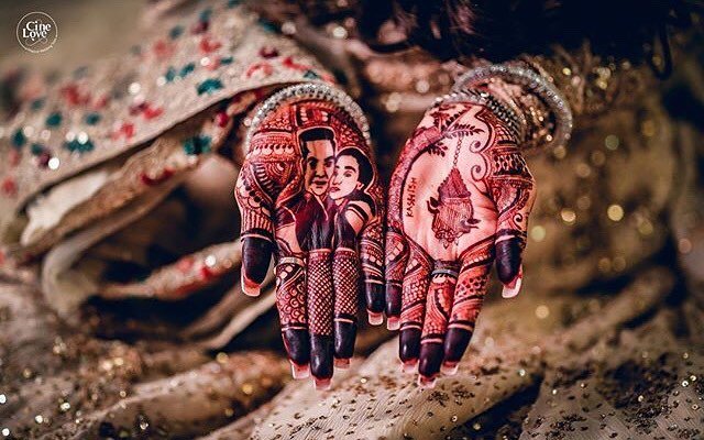 A depiction of a love story Simple Mehndi Designs 2020